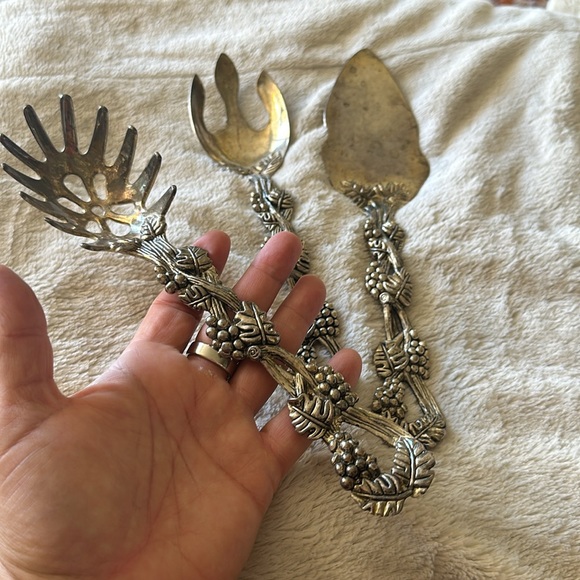 Set of 3 Vintage Silver Plate Vineyard Grape Leaves Salad Set / Spoon Fork Cake. - Picture 15 of 15